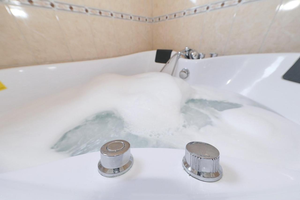 Apartman Nika Sa Jacuzzijem ザダル エクステリア 写真